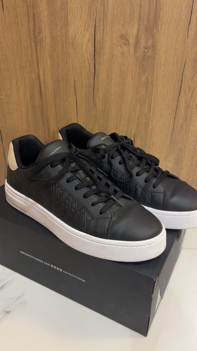 Armani Exchange маратонки