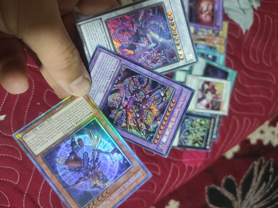 Cărți yugioh de colecție