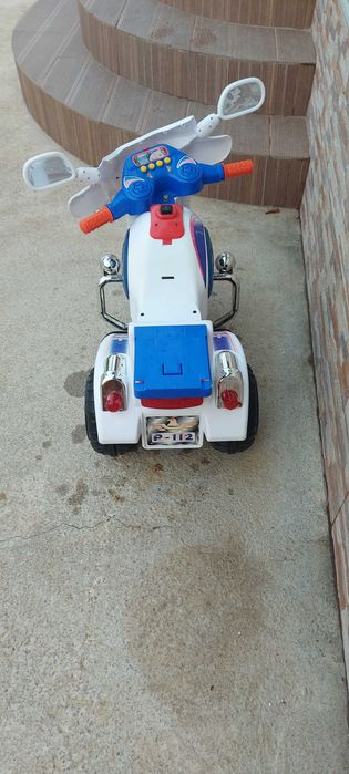 Акомулаторно електрическо полицейско моторче за дете