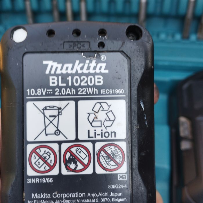 Акумулаторен перфоратор безчетков Makita HR166D  Li-Ion