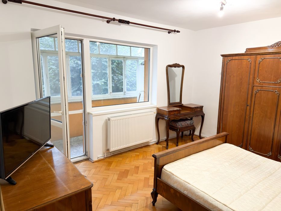 Apartament 3 camere decomandate, etaj 3/4