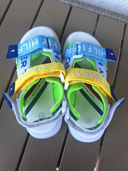 Sandale Tommy Hilfiger mărimea 31.