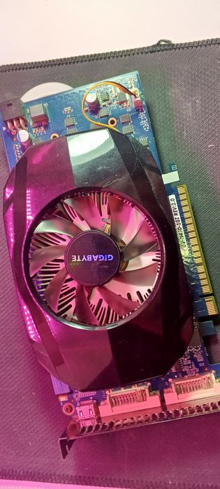 Видеокарта GIGABYTE GeForce GTS 450 1 Гб