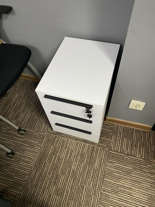 Продам тумбы офисные новые