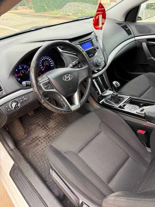 HYUNDAI i40 2012 — imagine 5
