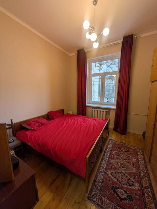 Продам чиланзар 2.  Трёх комнатная. Высокопотолочка