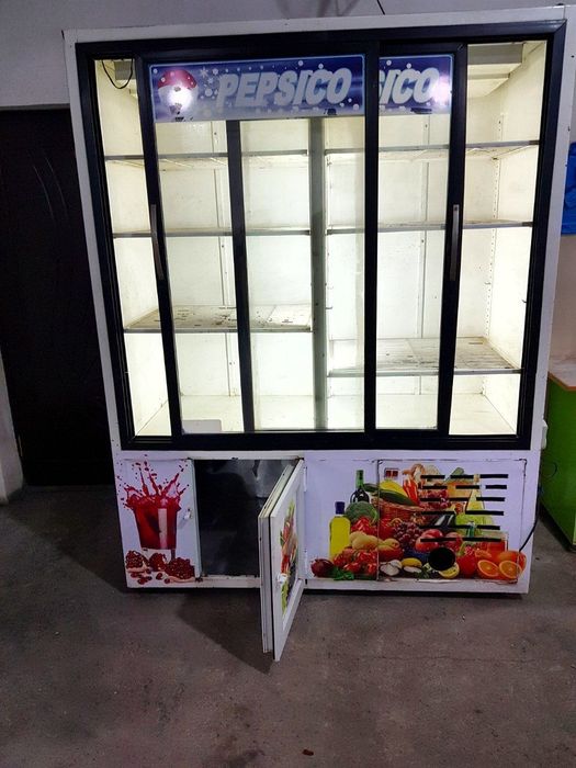 Холодильник витринный