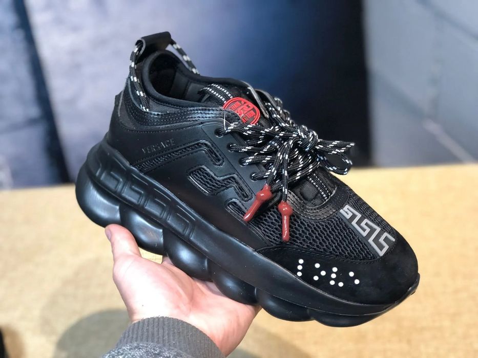 Versace chain reaction