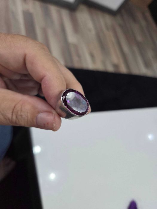 Inel vintage argint cu safir violet de Madagascar