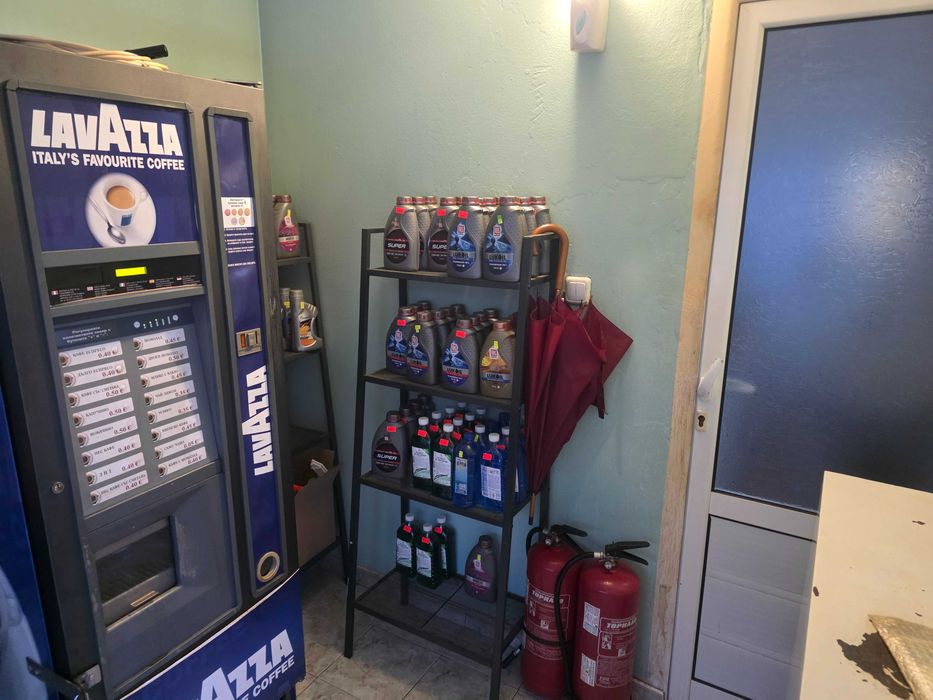 Работеща бензиностанция с газстанция и автомивка