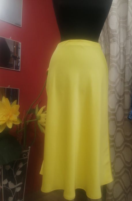 Fusta noua mărime S