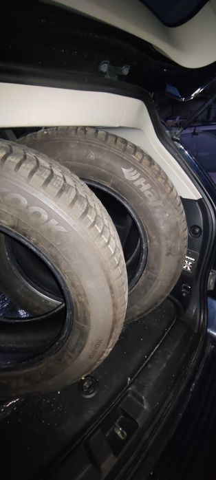 2 Бр гуми Hankook 235/65/17 дот 18