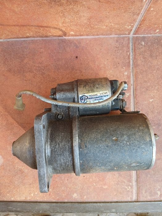 Vând electromotor Dacia 1310