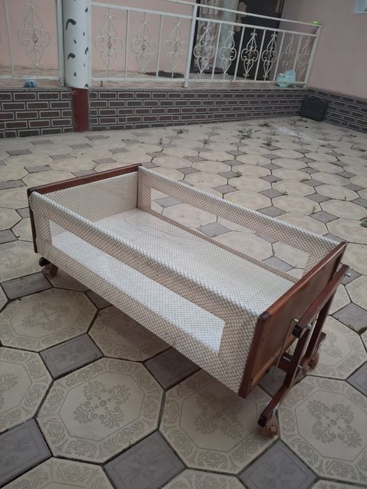 Манеж с люлькой в хорошем состоянии