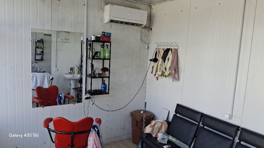 Ko'chma  butka sotiladi  razmeri  3x4 ..