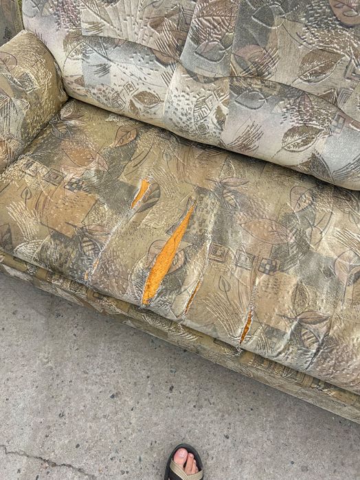 Диван.                            .