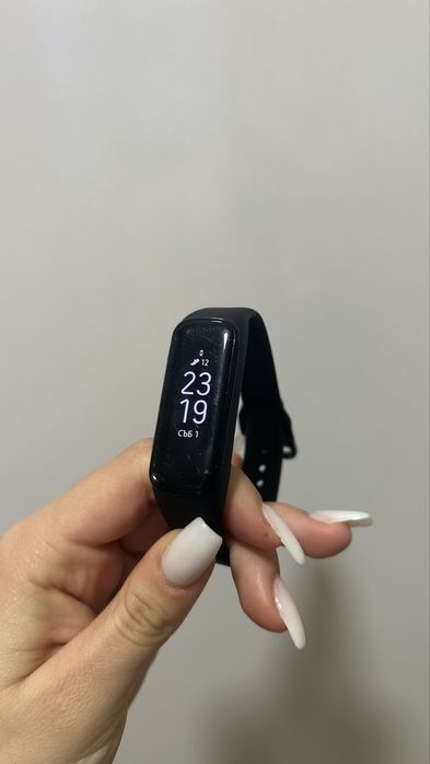 Смарт гривна