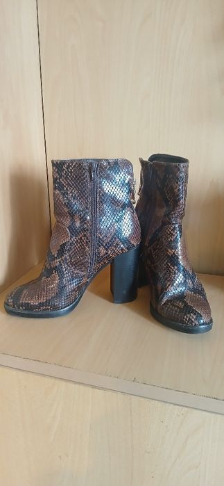 Боти и обувки естествена кожа