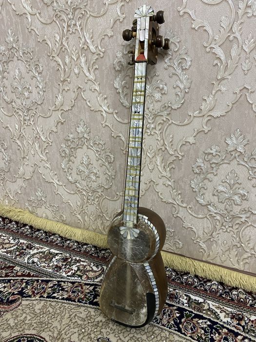 Azarbayjon rubobi yong’oq daraxtidan bo’lgan 8 mln so