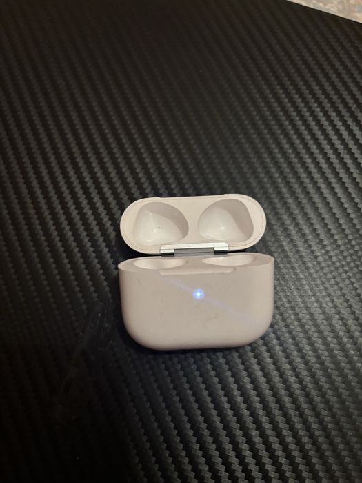 Продам Кейс Airpods Pro