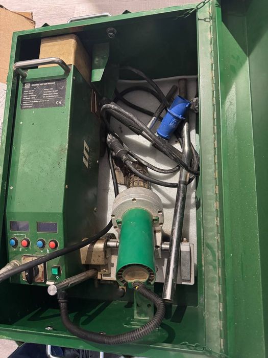 Оборудование для гидроизоляции крыши.