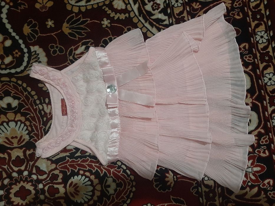 Продам куртки на девочку