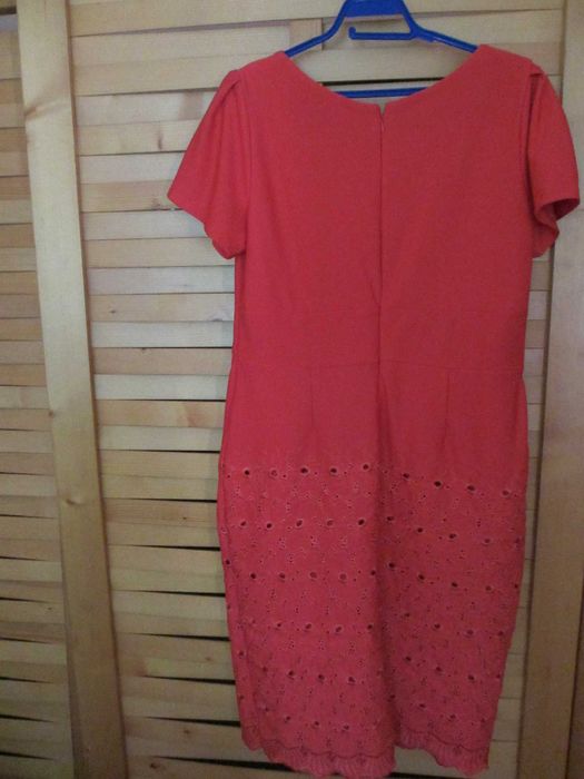 няколко уникални рокли дизайнерски модели!