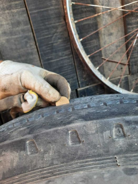 Vand 2x cauciucuri Camion 315/80 R22.5