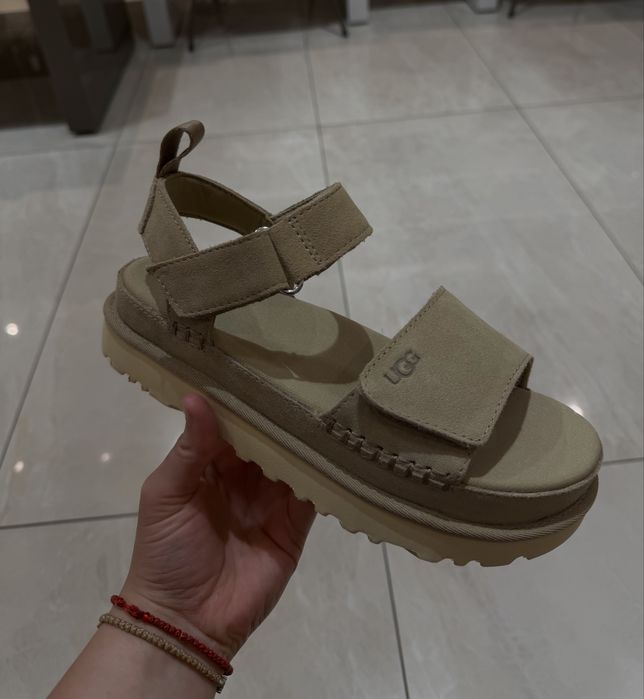 Sandale UGG-noi, de vanzare!