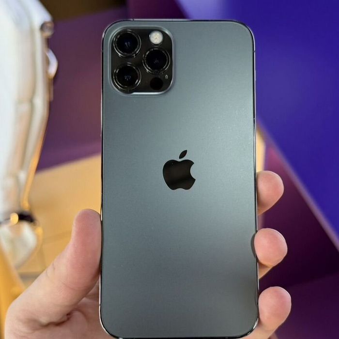 Продам iphone 12 pro max