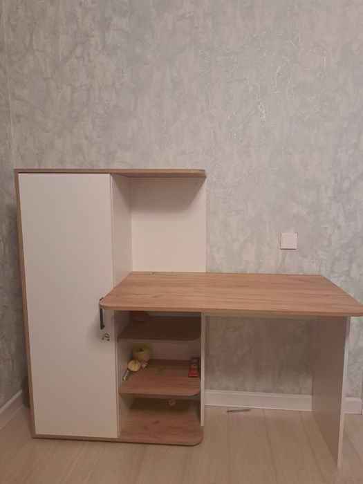 Учебный, компьютерный  стол