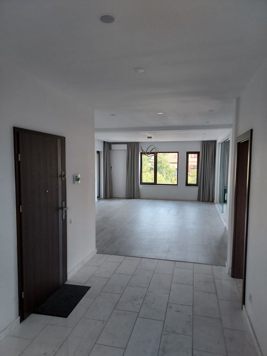 PF.dau in chirie et.2 al unei case,zona Titulescu