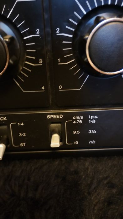 Magnetofon Philips N4512