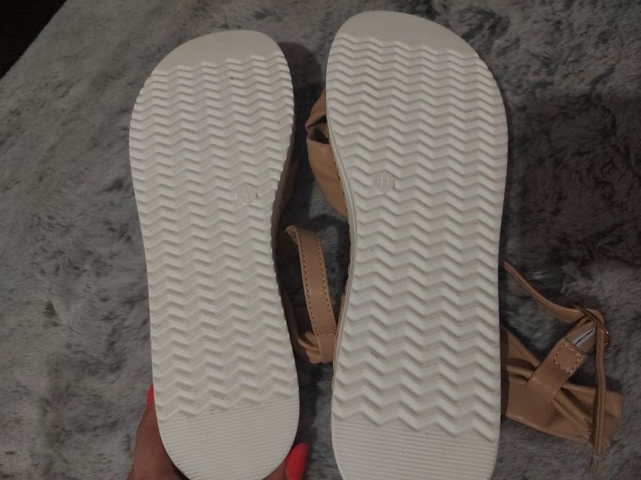 Сандали Clara Barson