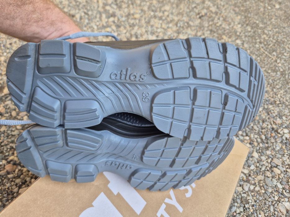 Pantof 39 Atlas cu bombeu metalic