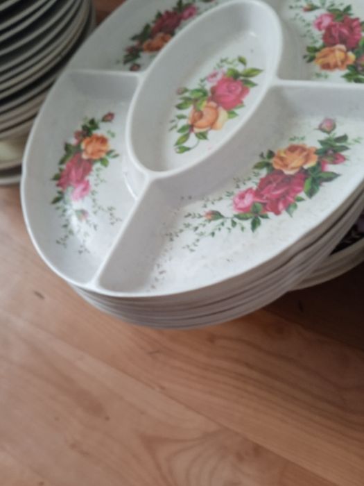 Отдам тарелки дешево