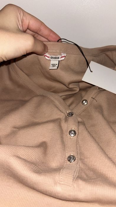 Tricou Guess detalii strălucitoare original Nou