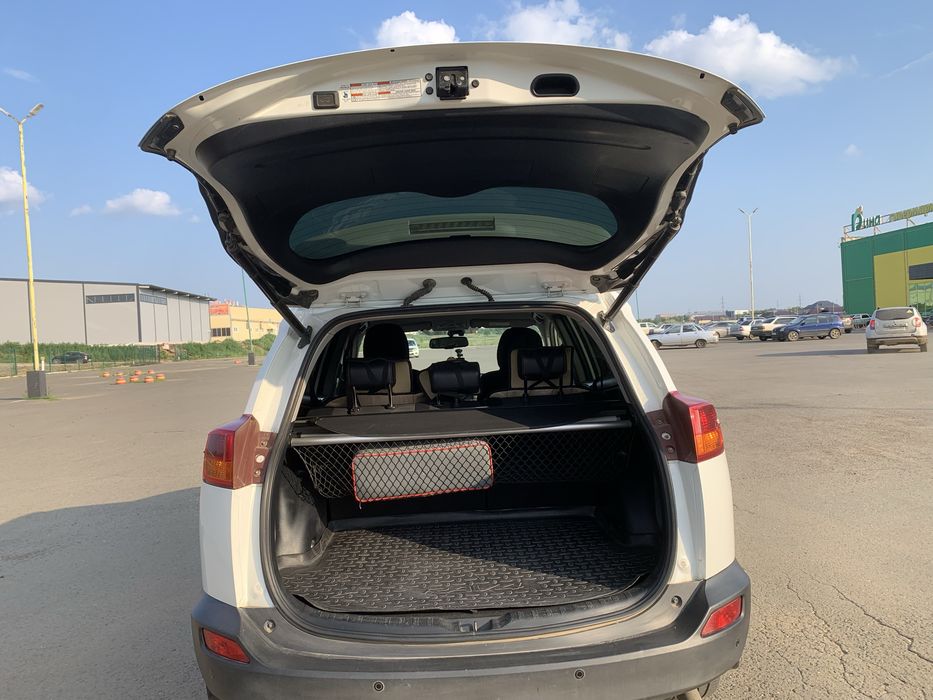 Продается  TOYOTA  RAV4