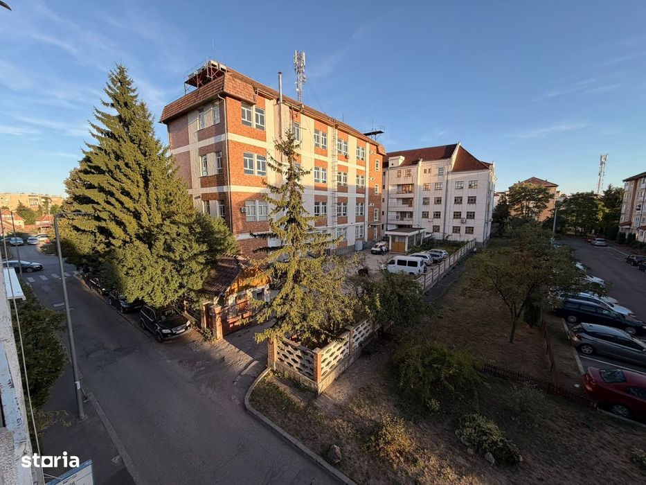Garsonieră decomandată zona lenin etaj 2 29 mp la 5 minute de centru
