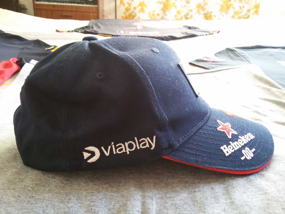 Шапка на Макс Верстапен от Сезон 2024