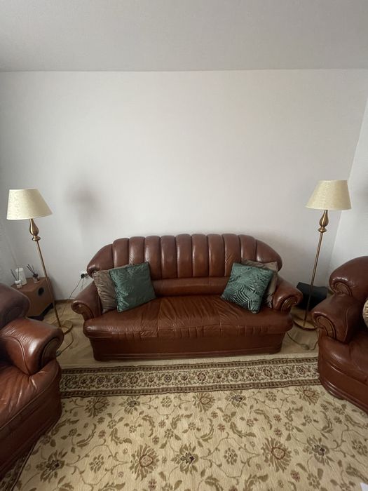 Canapea  extensibila din piele naturala + 2 fotolii