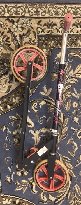 Продам детский складной самокат