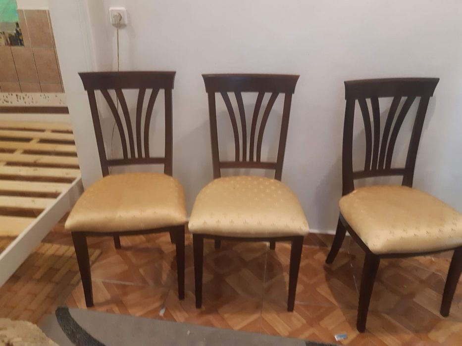 Vand mobila din lemn masiv