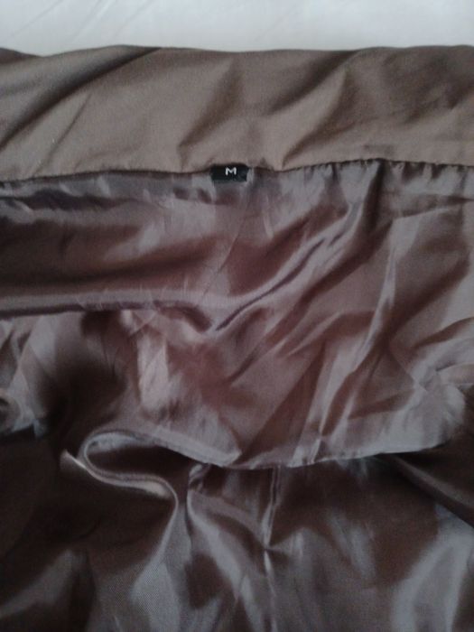 Яке, размер М, силиконов пух, много красив кафяв цвят, унисекс