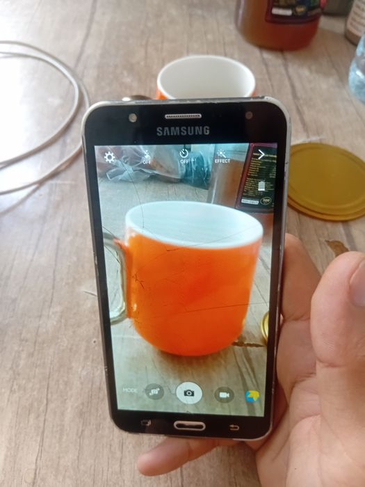 Samsung Galaxy J7 / Telefon