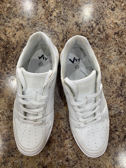 Дамски маратонки 41 номер цена 20лв.