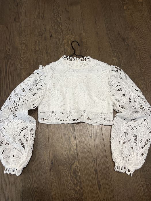 Дантелена блуза с цип отзад на гърба