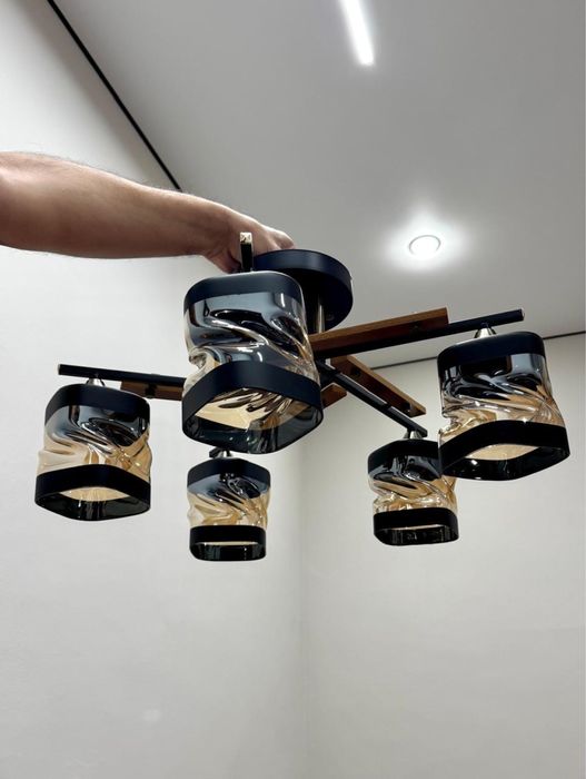 Продам люстру пяти рожковую