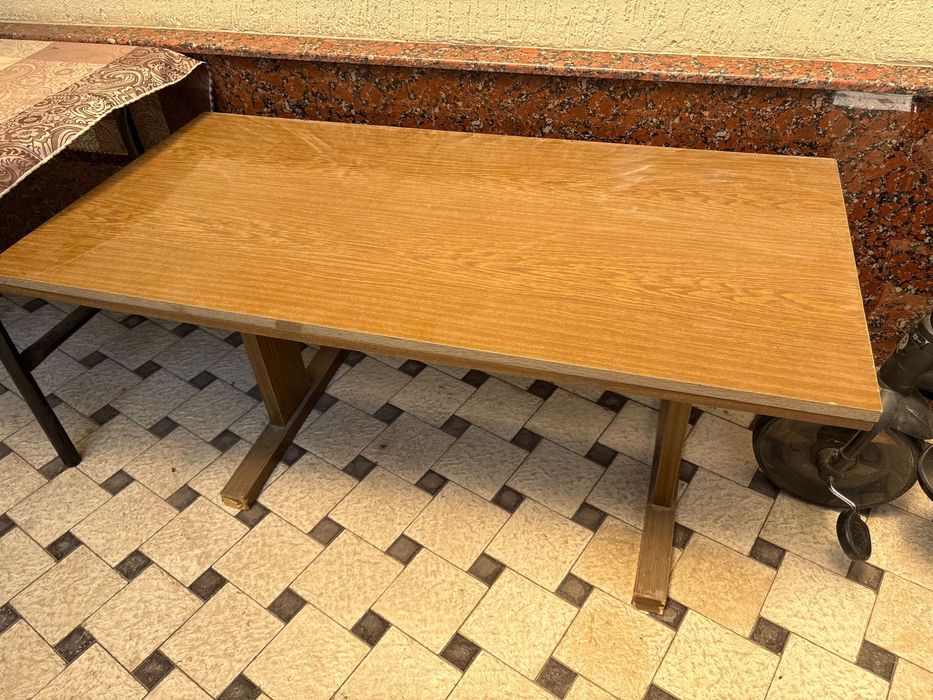 Журнальный стол .