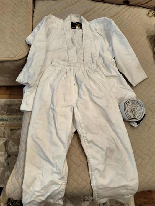 Продается кимоно для каратэ